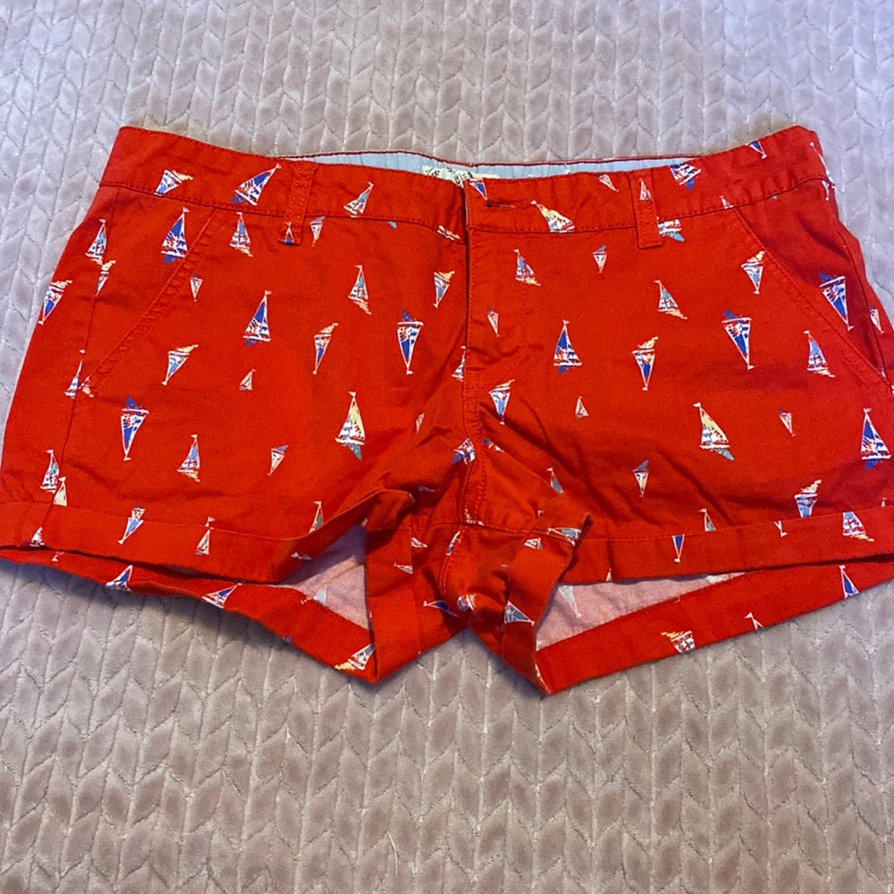 Patterned summer shorts ⛵️